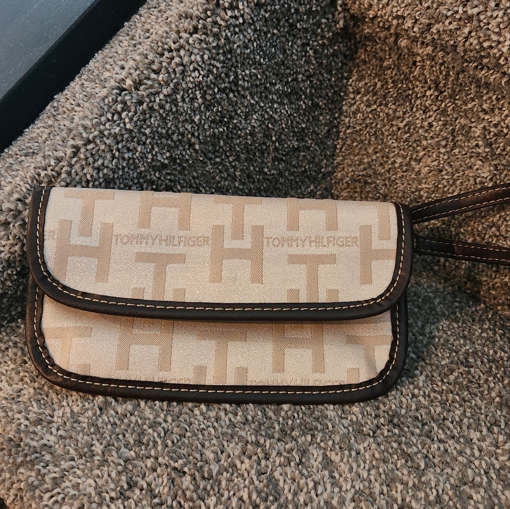 Tommy Hilfiger wristlet